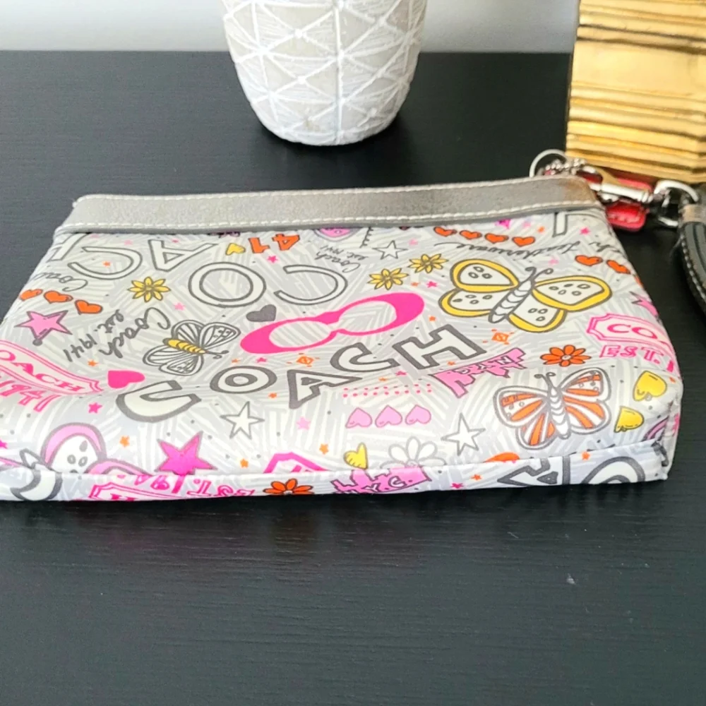 EUC Sateen Coach POPPY.- RARE Butterfly print LARGE Wristlet - Picture 6 of 7